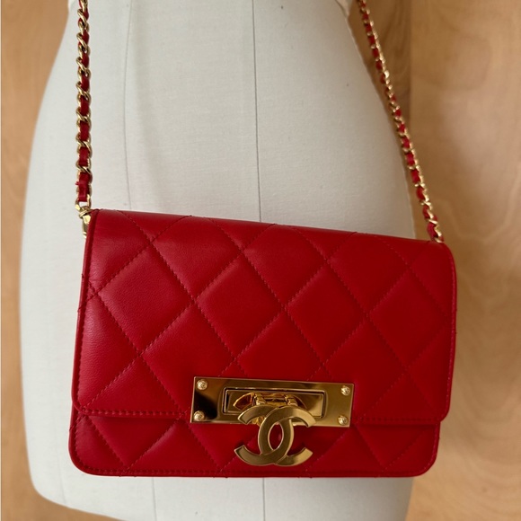 CHANEL golden class wallet on chain red lambskin with gold hardware - Picture 15 of 15